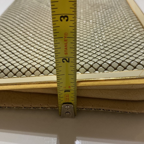 Vintage GUC Elegant Clutch - Picture 5 of 5